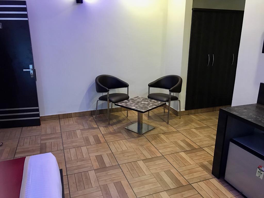 The Park Residency Hotel Greater Noida Eksteriør billede