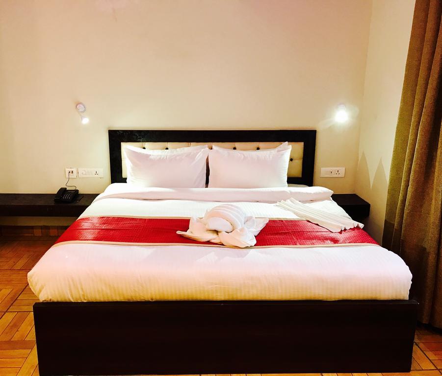 The Park Residency Hotel Greater Noida Eksteriør billede