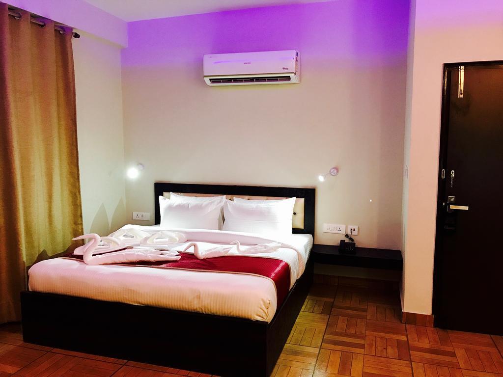 The Park Residency Hotel Greater Noida Eksteriør billede