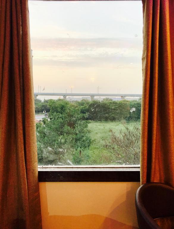 The Park Residency Hotel Greater Noida Eksteriør billede